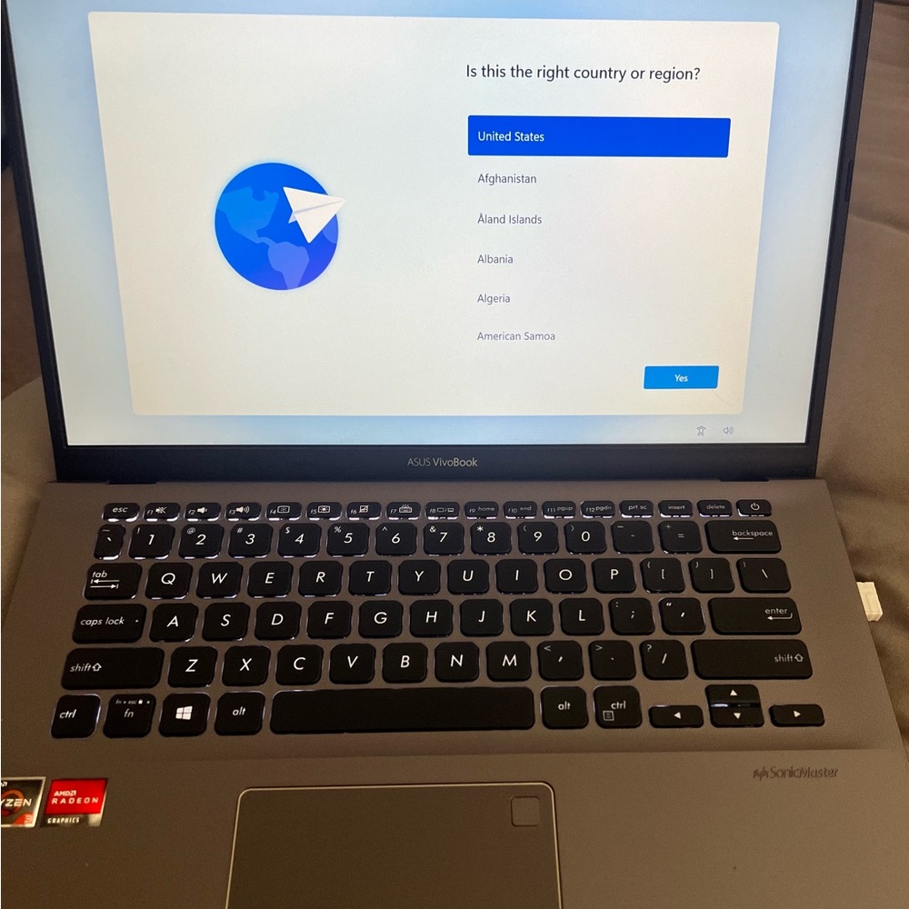 Asus 14” vivo R3 laptop